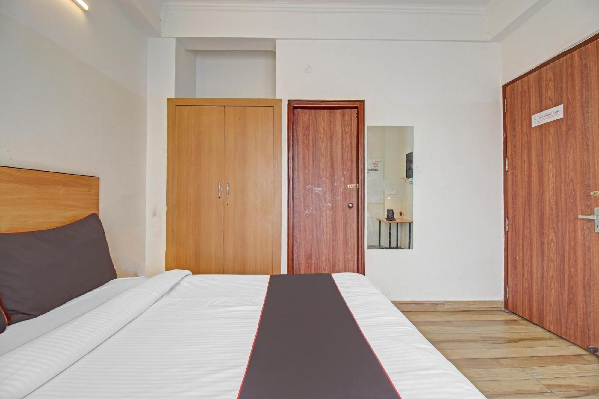 Hotel Super Townhouse Kachnar House Vikas Nagar à Hasanganj Extérieur photo