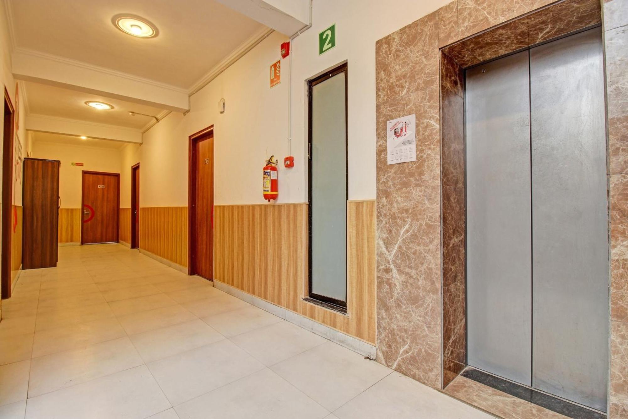 Hotel Super Townhouse Kachnar House Vikas Nagar à Hasanganj Extérieur photo